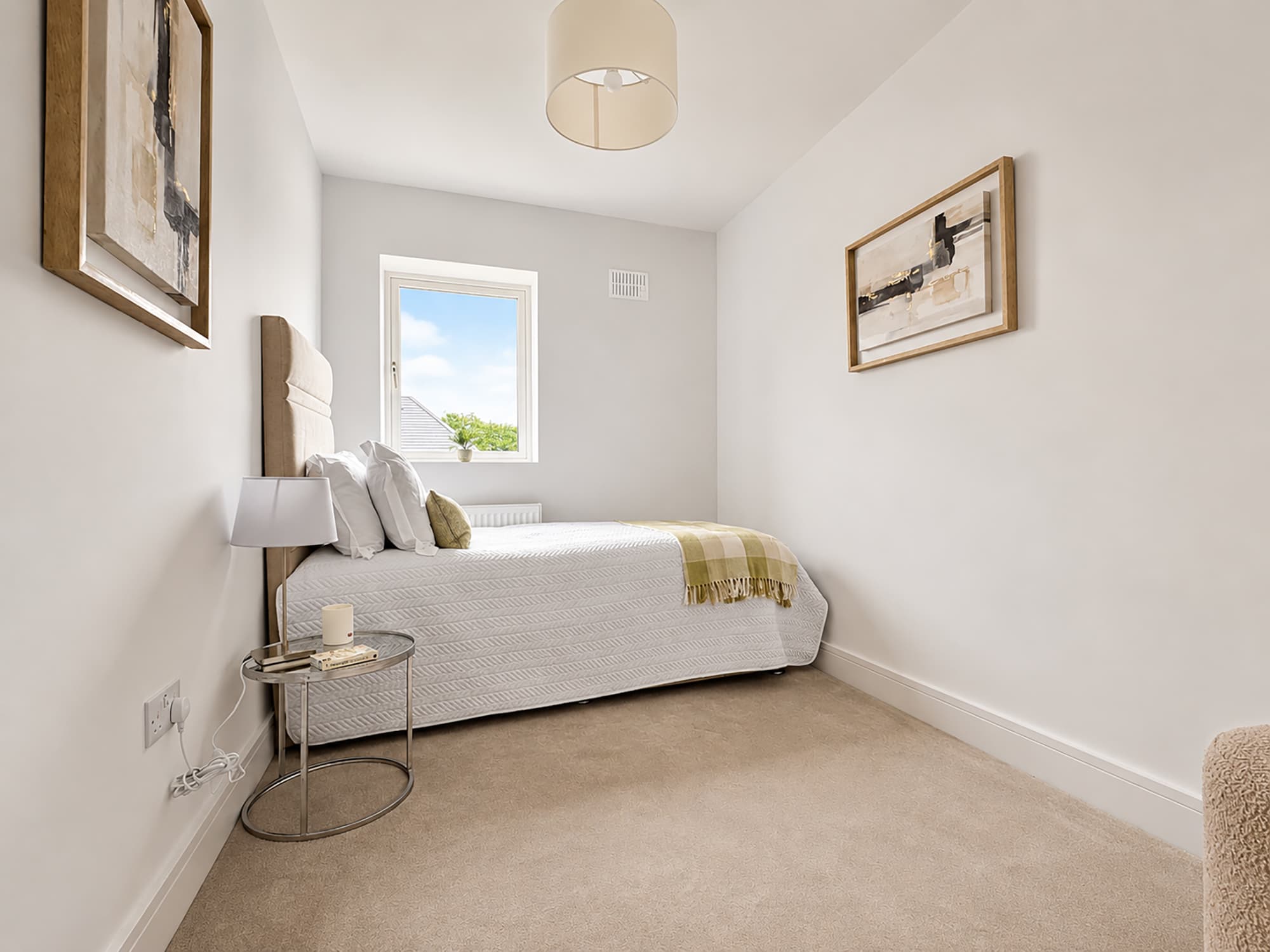 The Oak third bedroom